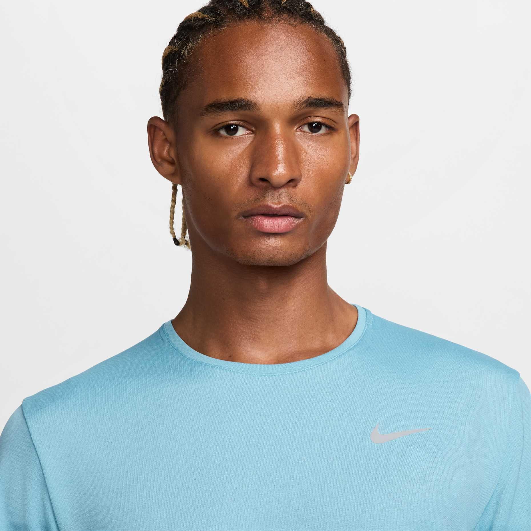 Nike Miler Dri-FIT UV Erkek Tişört