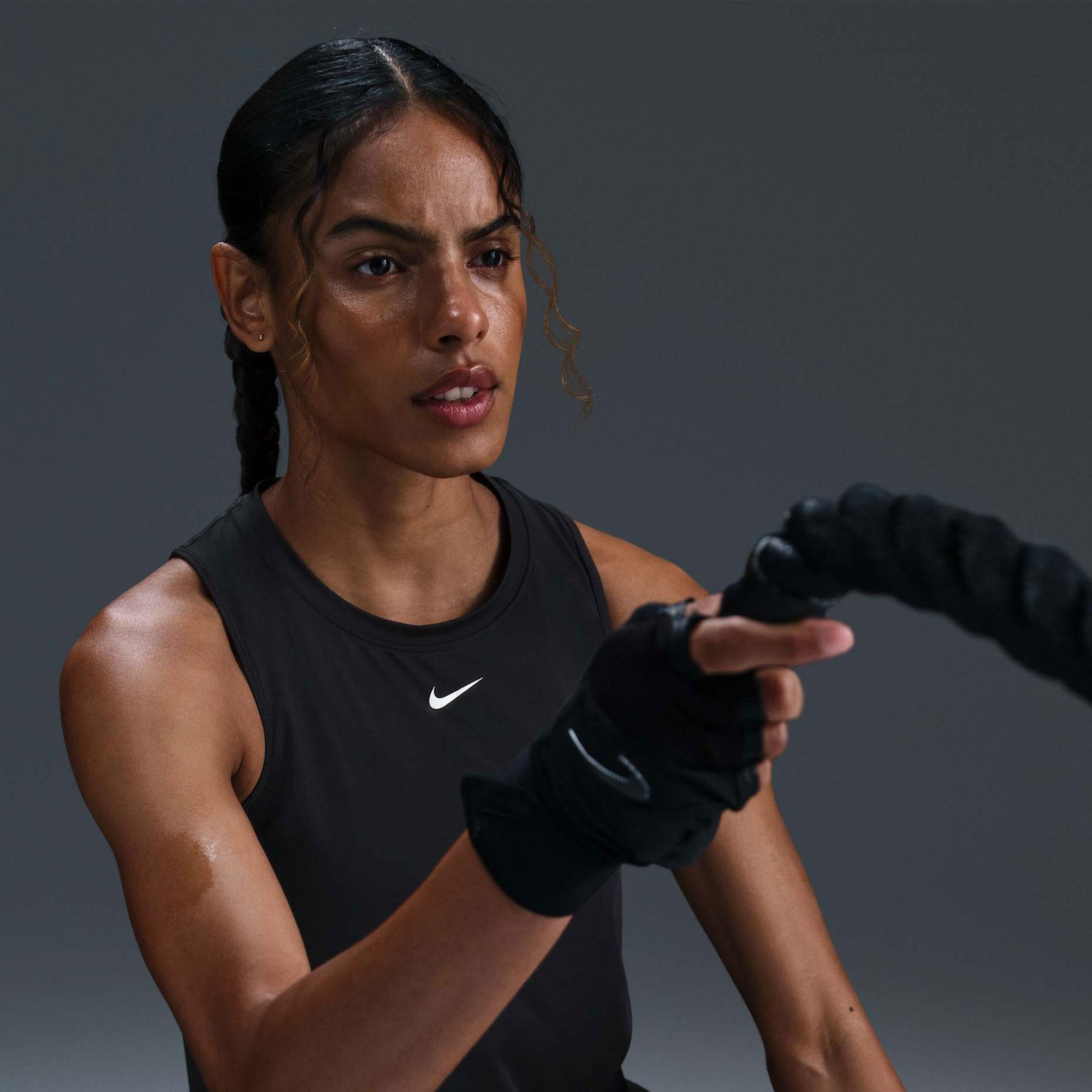 Nike One Classic Dri-FIT Kadın Atlet