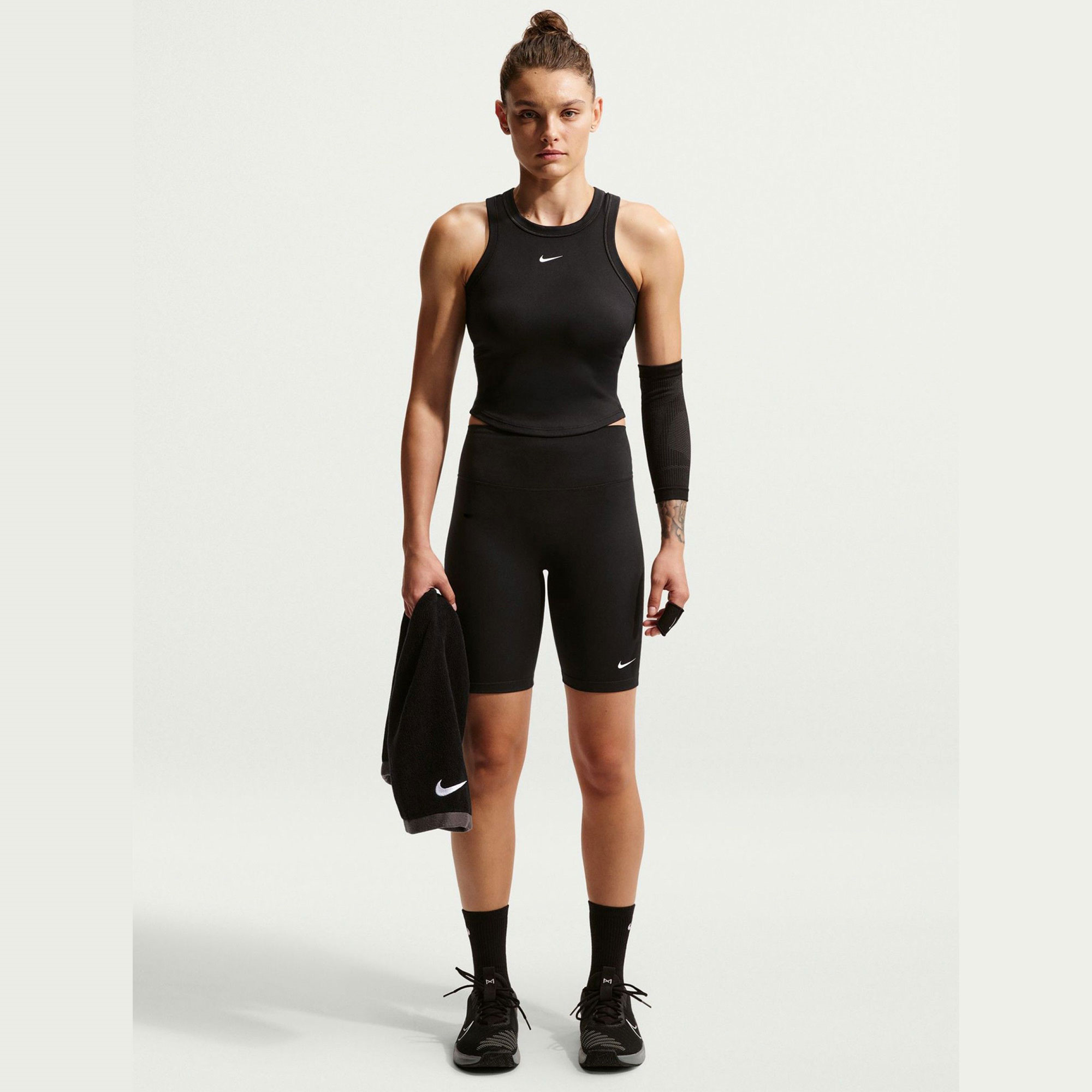 Nike One Fitted Dri-FIT Cropped Kadın Atlet