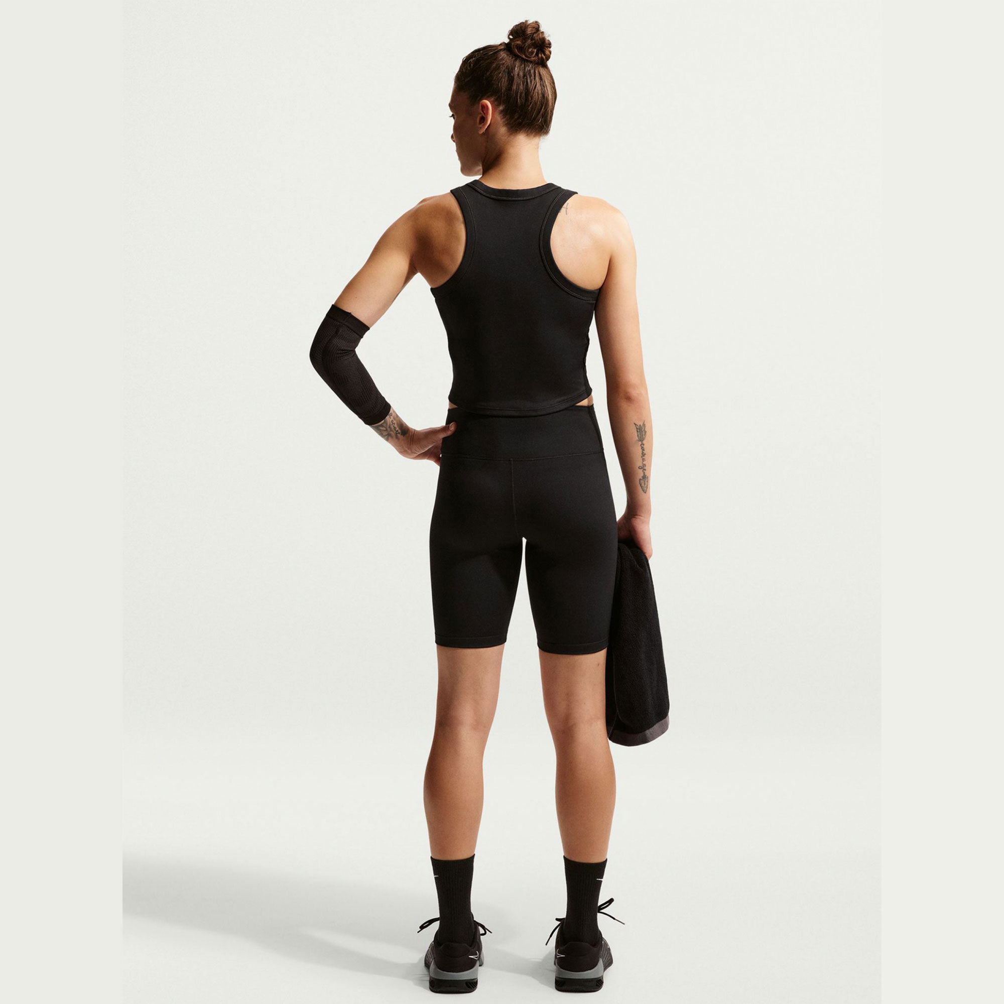 Nike One Fitted Dri-FIT Cropped Kadın Atlet
