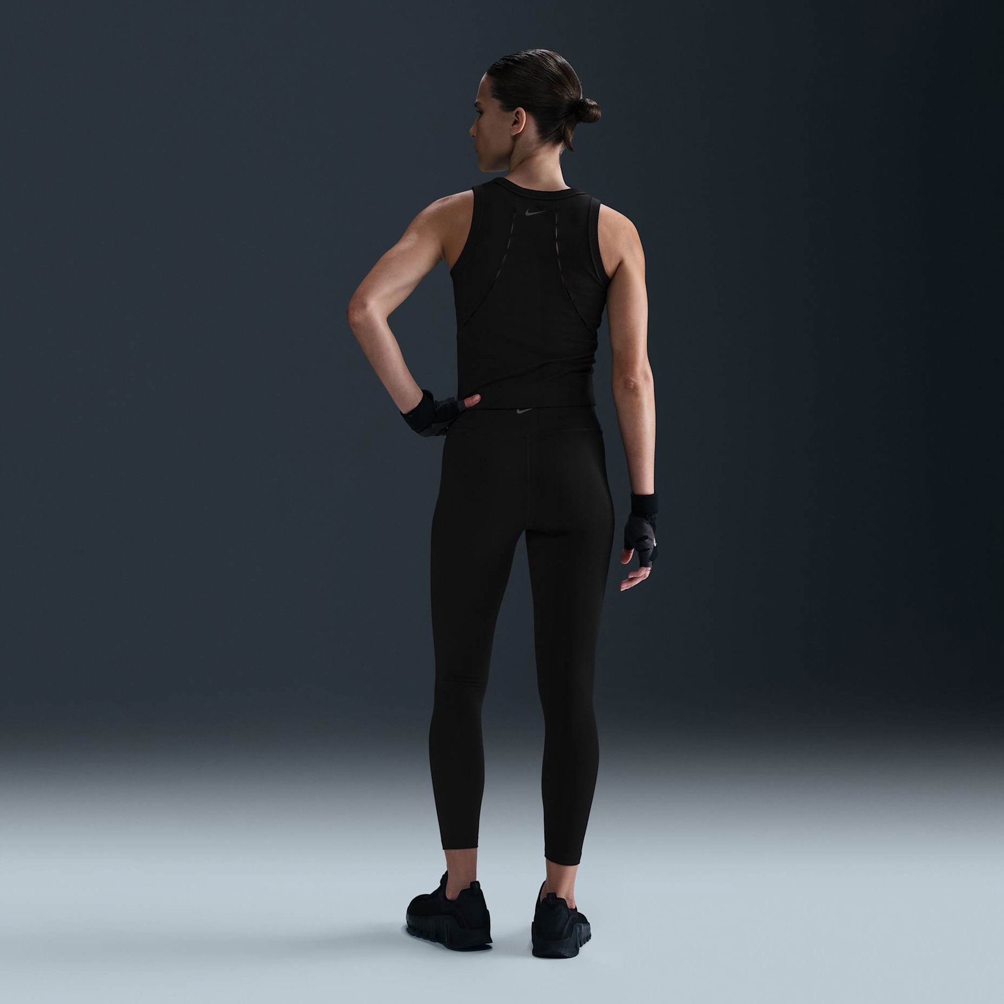 Nike One Fitted Dri-FIT Tank Capsule Kadın Atlet