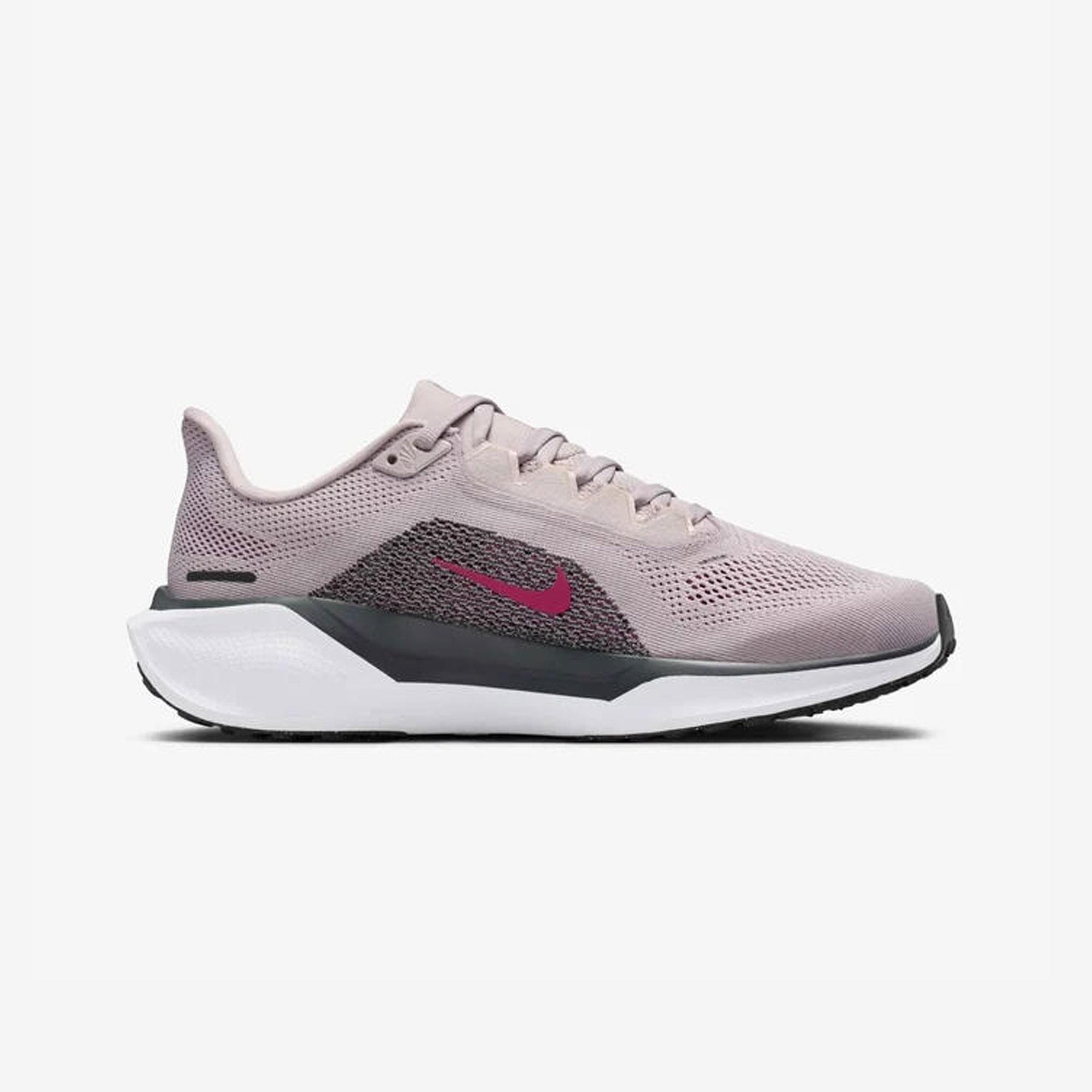 Nike Pegasus 41 Kadın Koşu Ayakkabısı