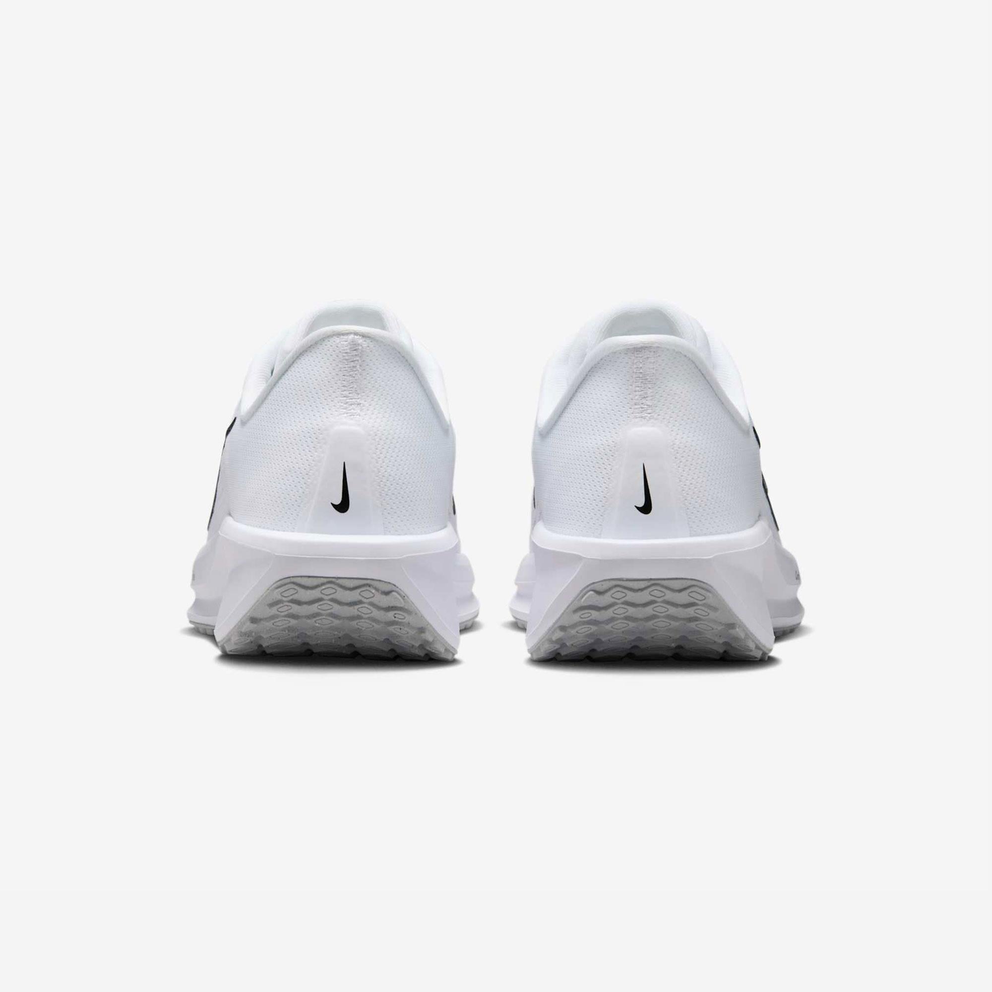 Nike Quest 6 Kadın Koşu Ayakkabısı