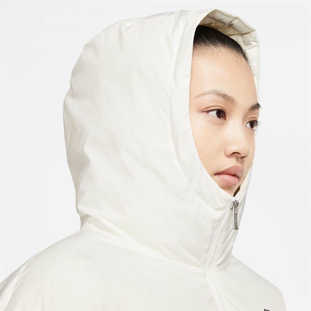 Nike Sportswear Storm-FIT Windrunner Kadın Mont