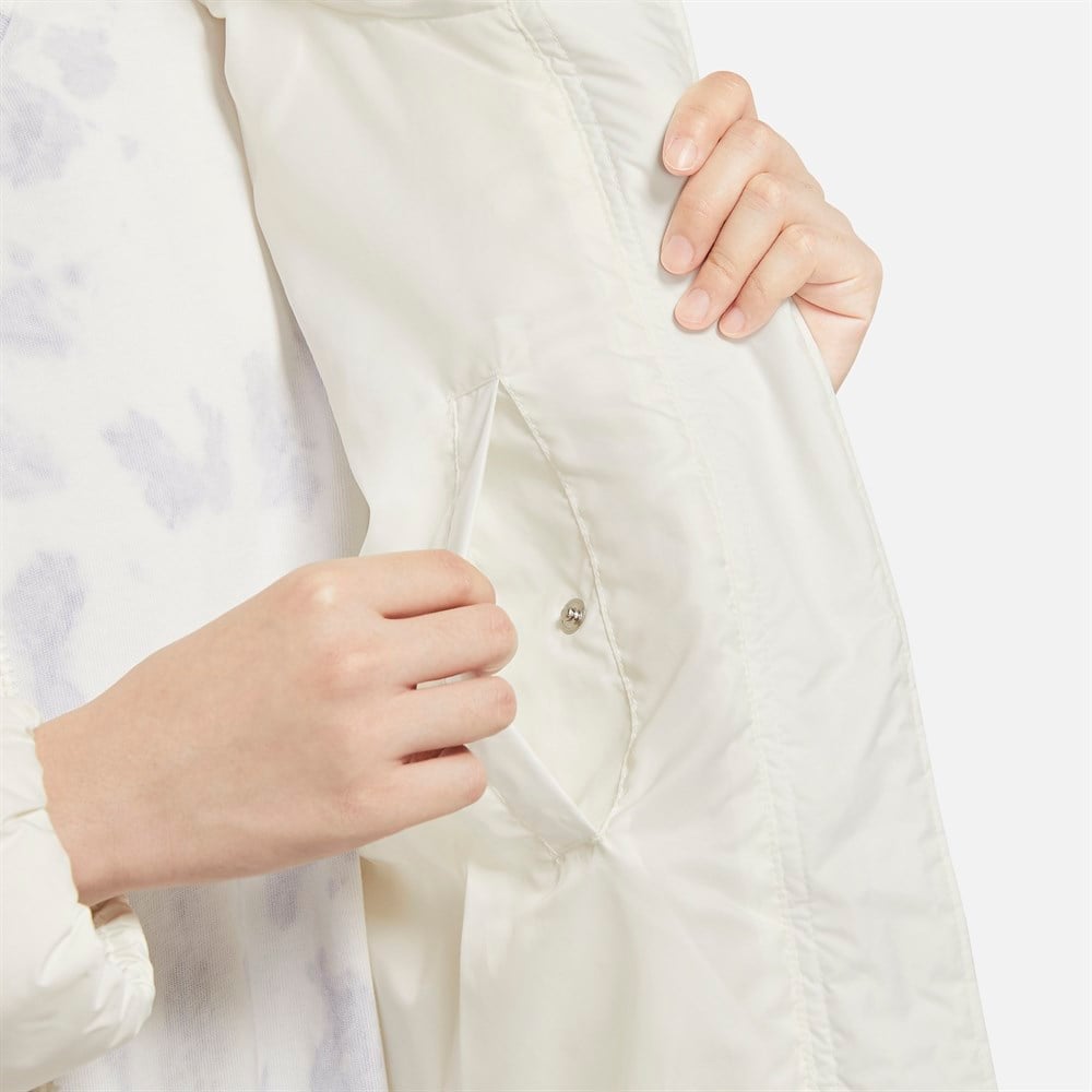 Nike Sportswear Storm-FIT Windrunner Kadın Mont