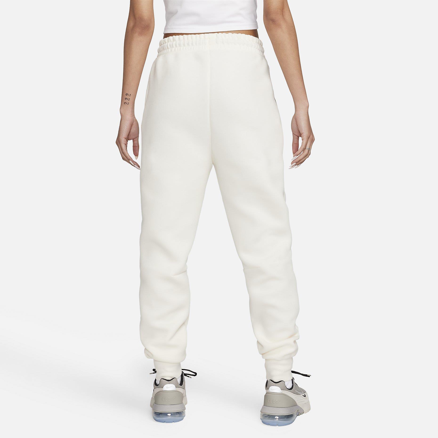 Nike Sportswear Tech Fleece Kadın Eşofman Altı