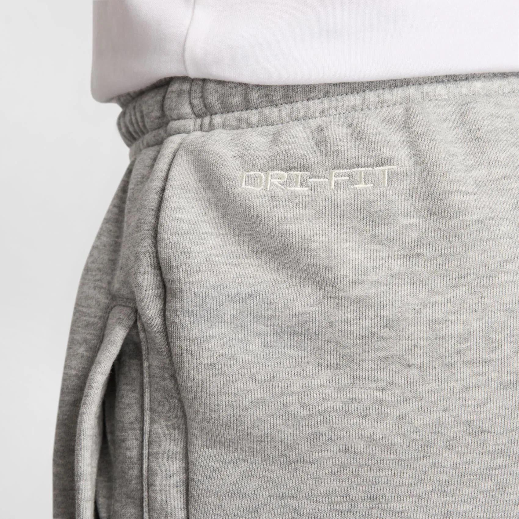 Nike Standard Issue Dri-FIT Erkek Eşofman Altı