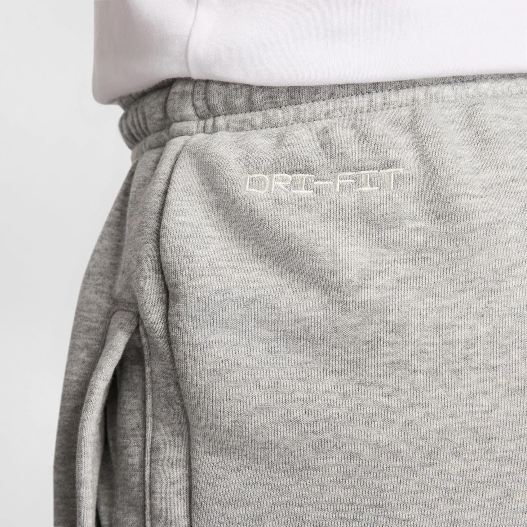 Nike Standard Issue Dri-FIT Erkek Eşofman Altı