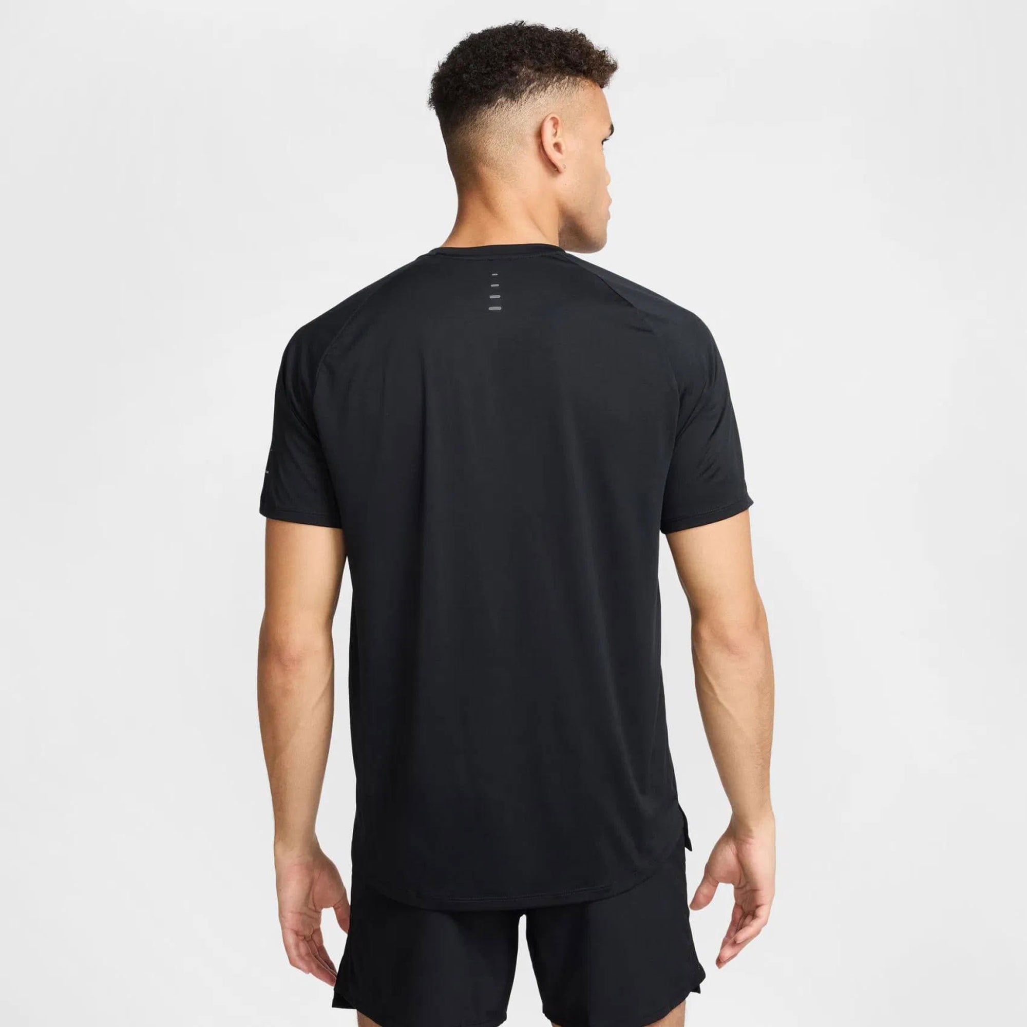 Nike Stride Dri-FIT ADV Running Erkek Tişört