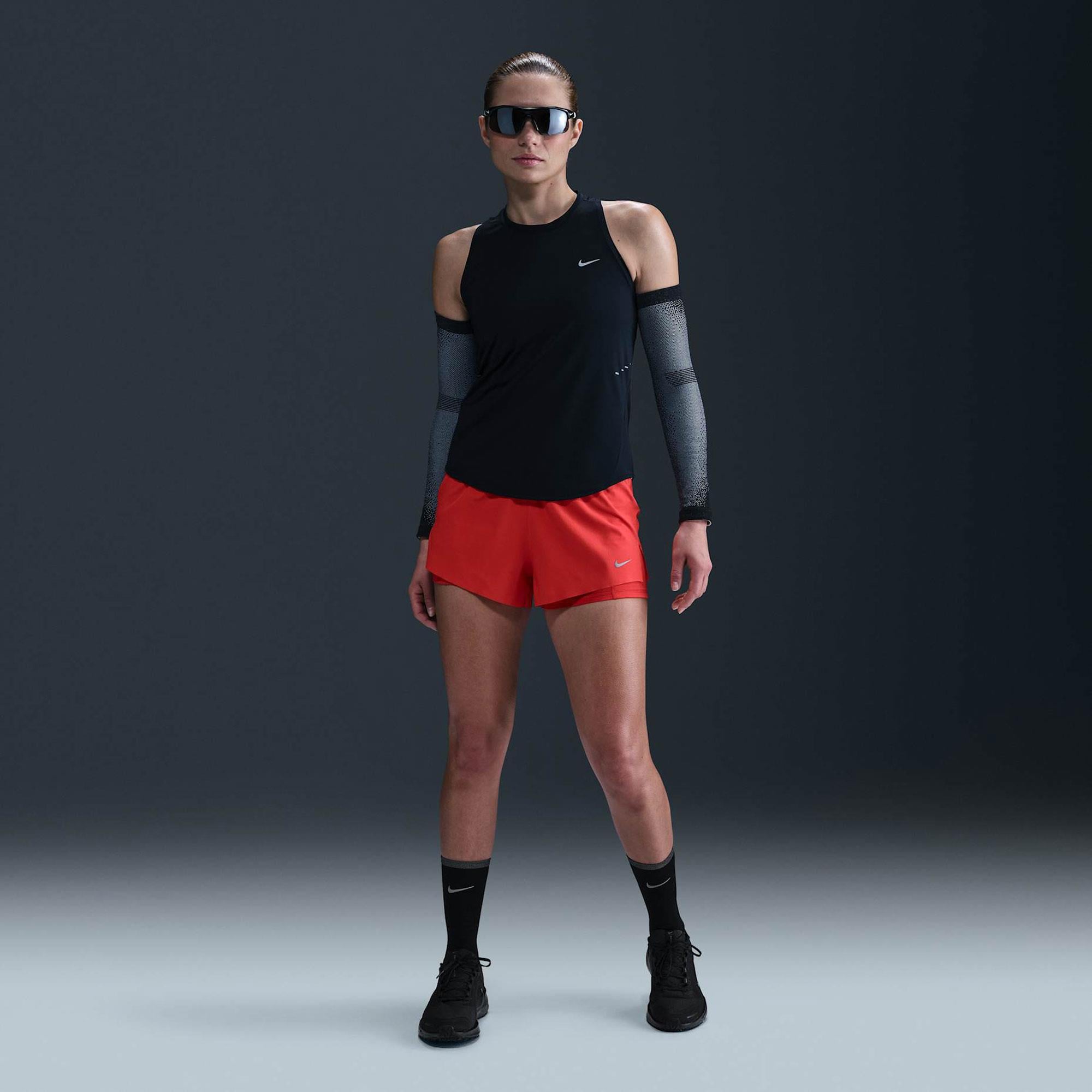 Nike Swift Dri-FIT Kadın Atlet
