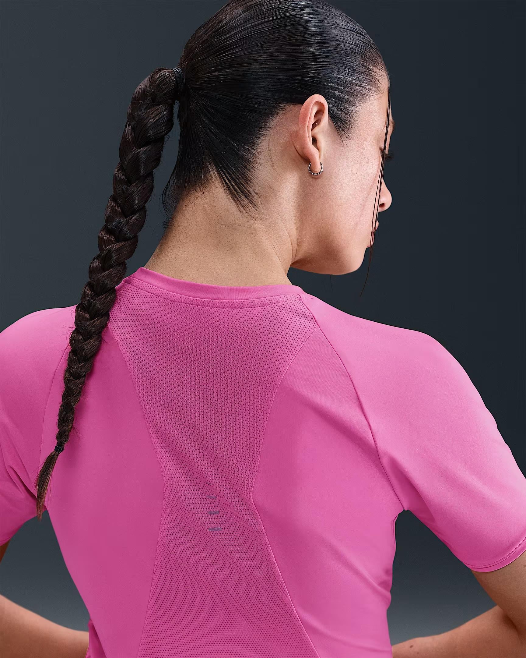 Nike Swift Dri-FIT SS Kadın Tişört