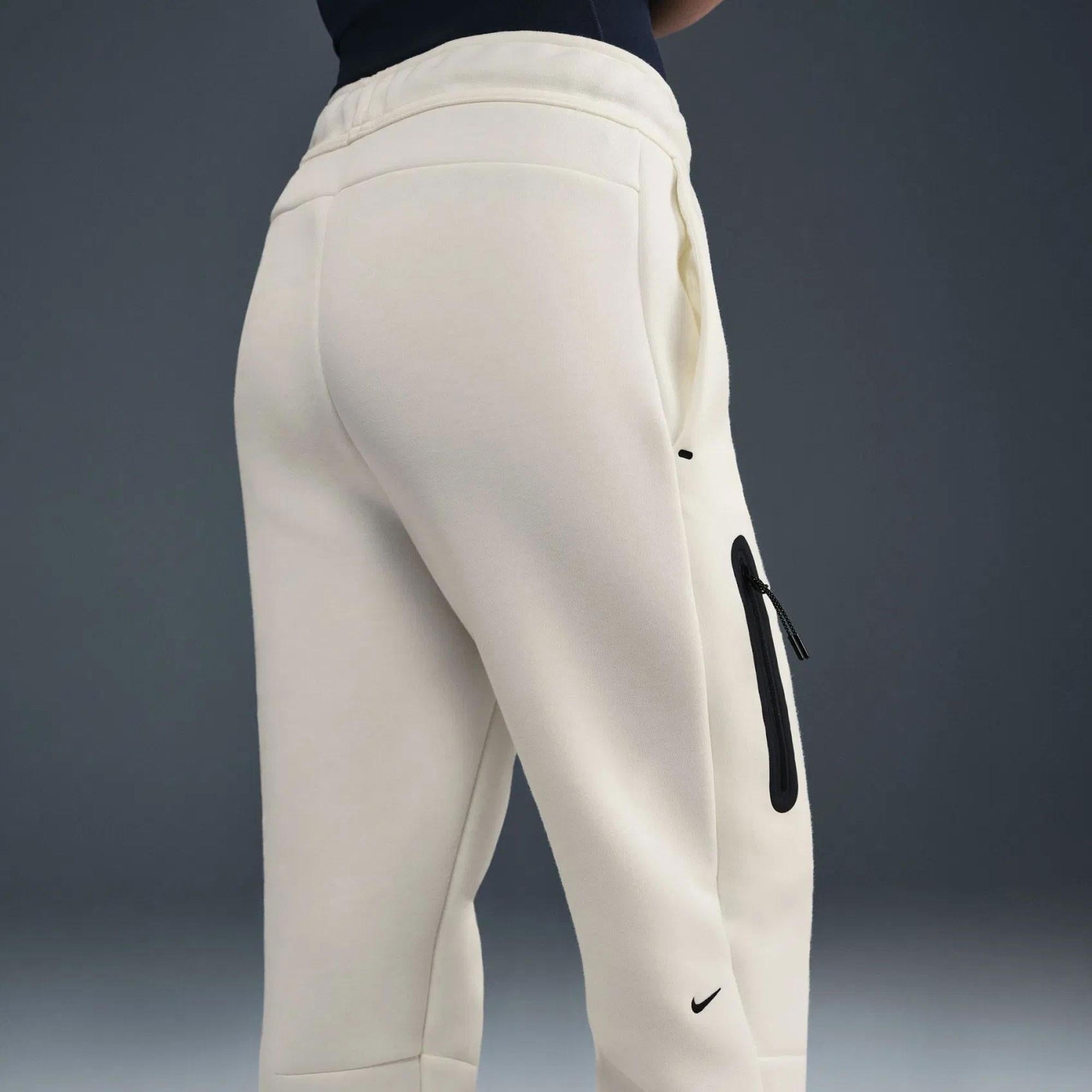 Nike Tech Fleece MR Jogger 2 Kadın Eşofman Altı