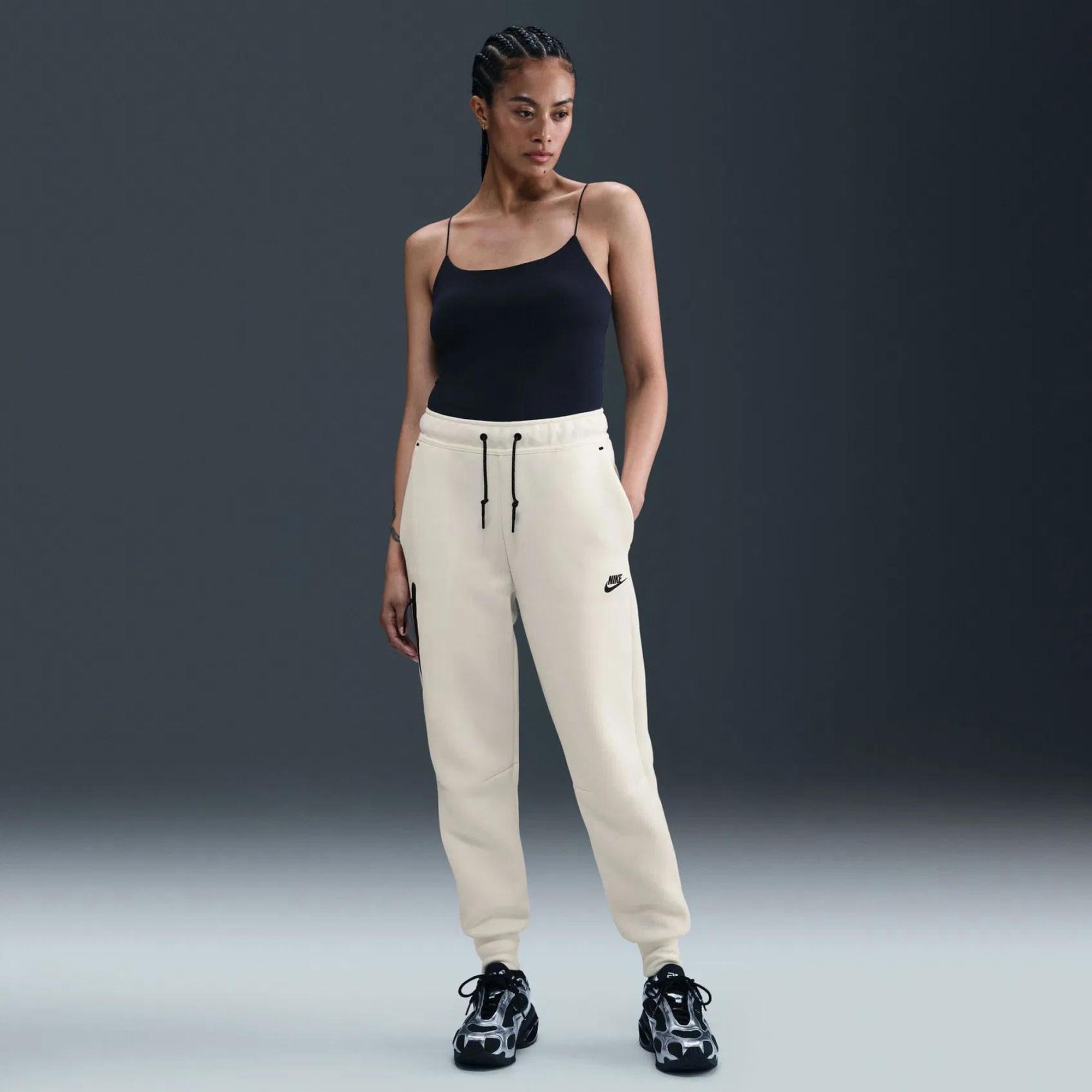 Nike Tech Fleece MR Jogger 2 Kadın Eşofman Altı