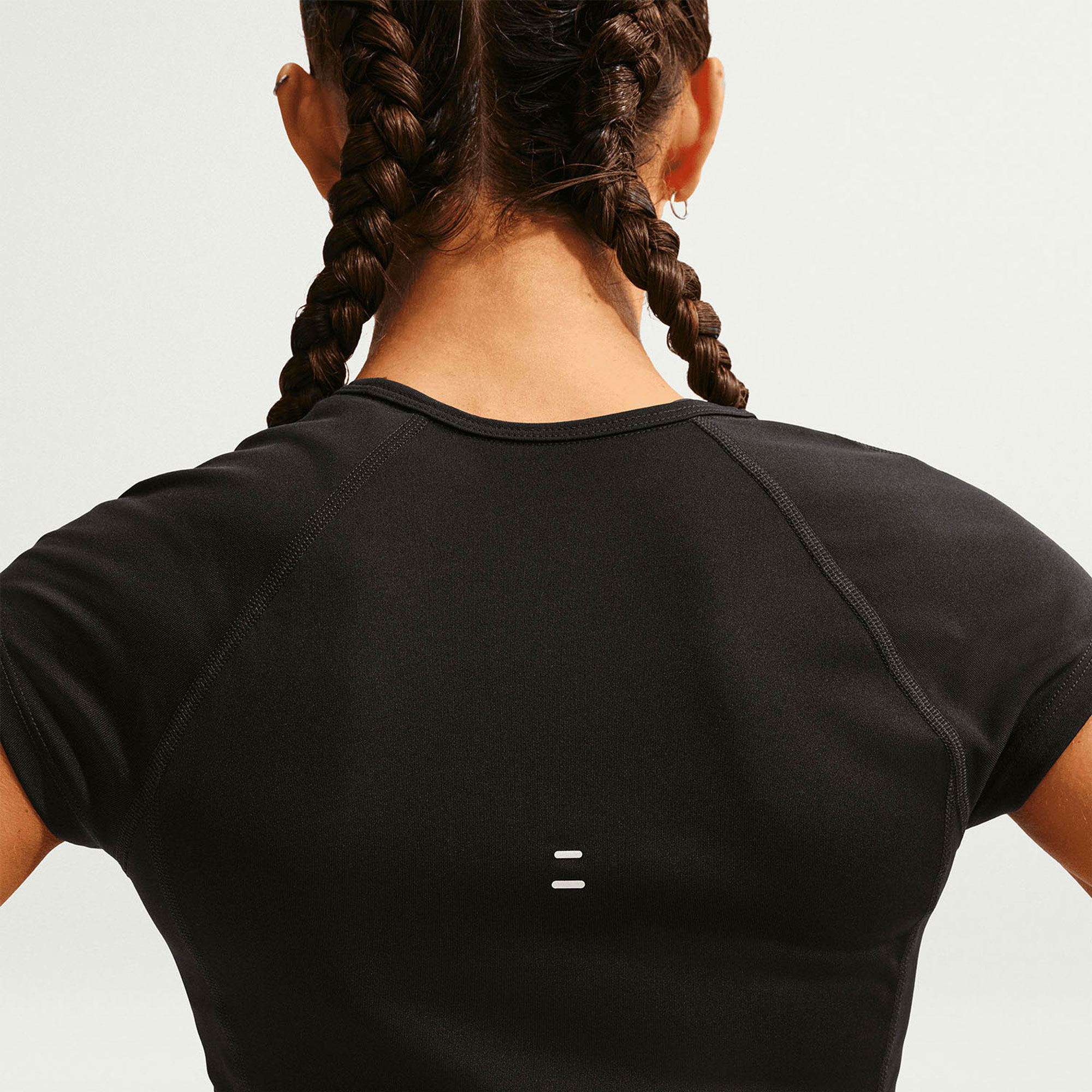 Nike Tempo Swoosh Dri-FIT Kadın Tişört