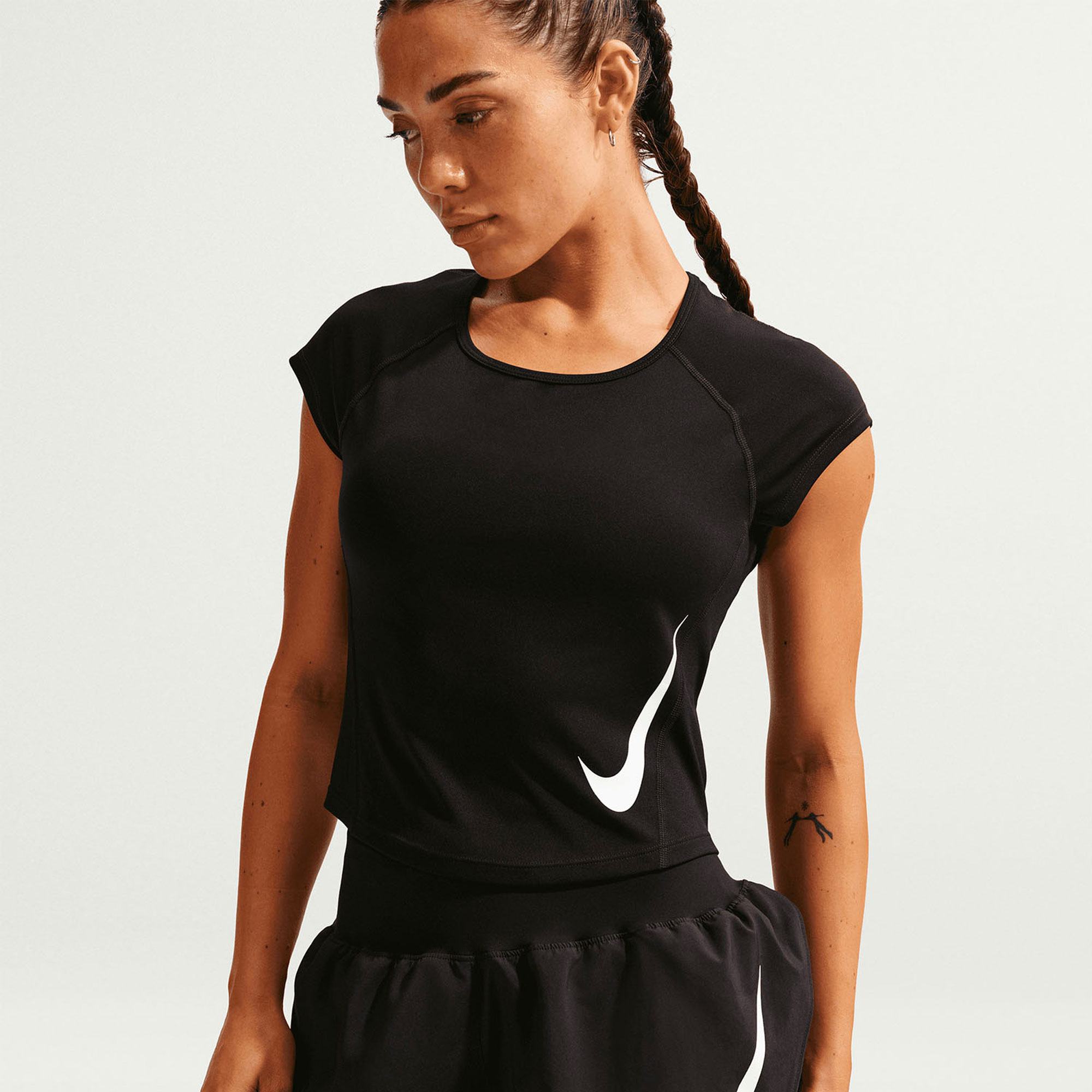 Nike Tempo Swoosh Dri-FIT Kadın Tişört