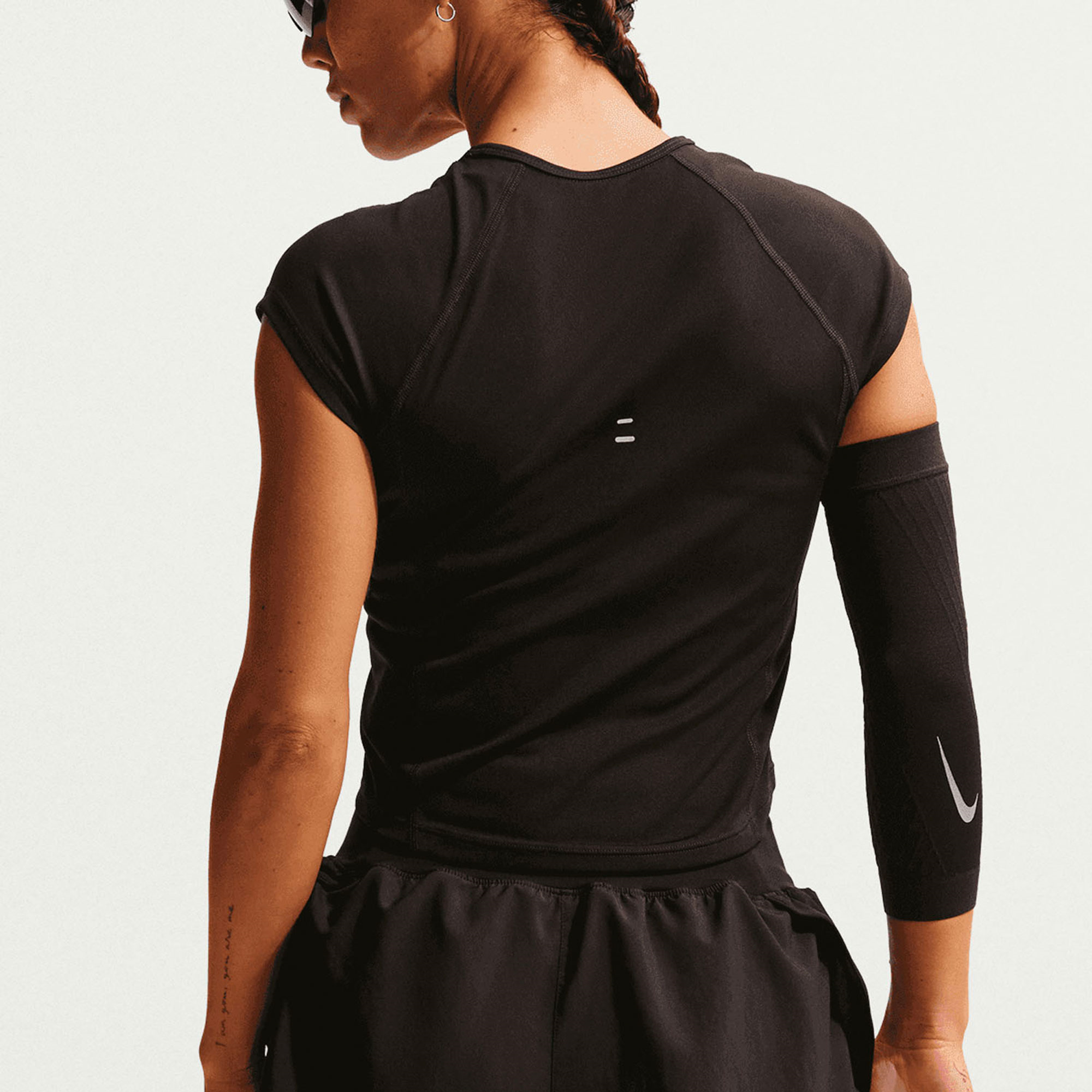 Nike Tempo Swoosh Dri-FIT Kadın Tişört