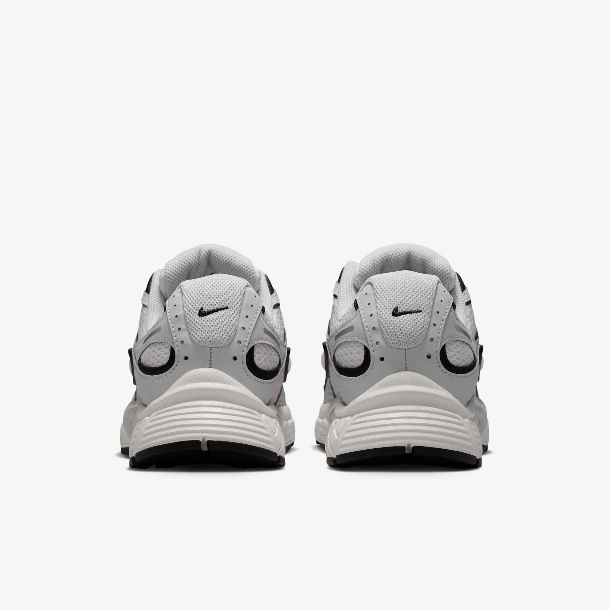 Nike V5 RNR Kadın Günlük Spor Ayakkabı