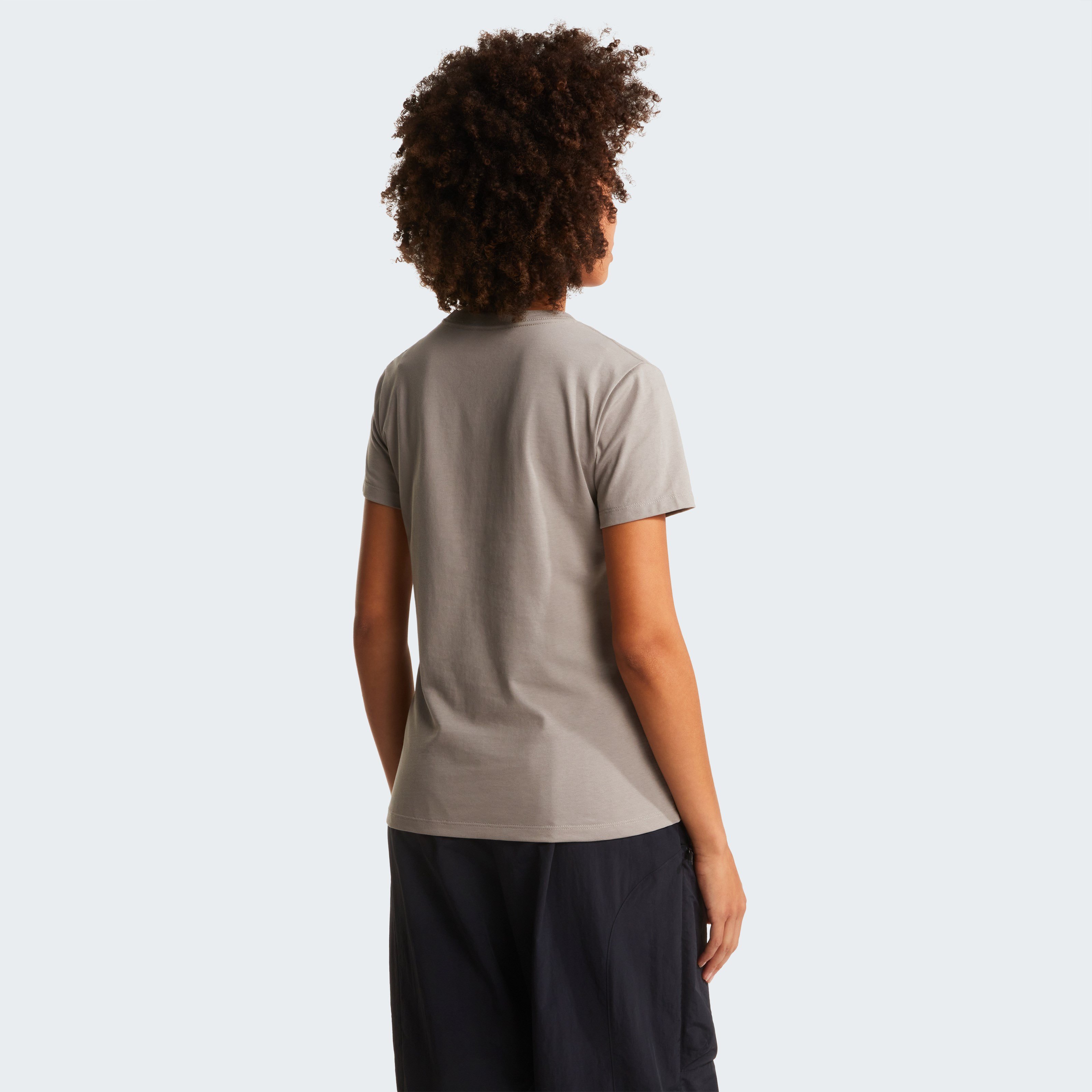 The North Face Evolution Simple Dome Slim SS Kadın Tişört