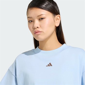 adidas 3 Stripes Studio Kadın Tişört