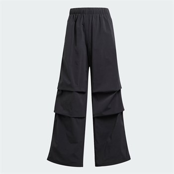 adidas Essentials Ripstop Parachute Kadın Eşofman Altı