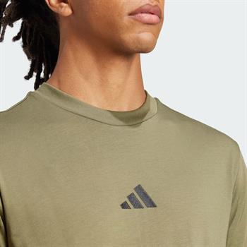adidas Essentials Small Logo Erkek Tişört