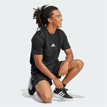 adidas Essentials Small Logo Single Erkek Tişört