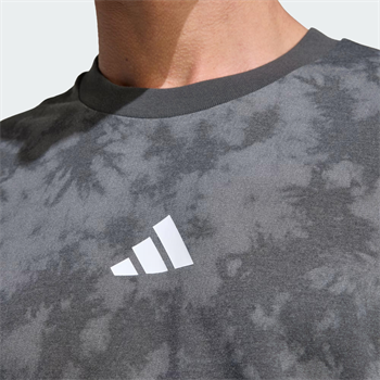 adidas Fun Training Graphic Erkek Tişört