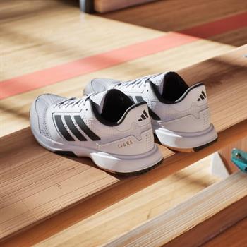 adidas Ligra 8 Indoor Kadın Antrenman Ayakkabısı