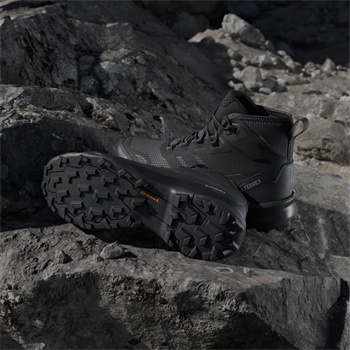 adidas Terrex Skychaser AX5 Mid GORE-TEX CLIMAWARM Erkek Bot