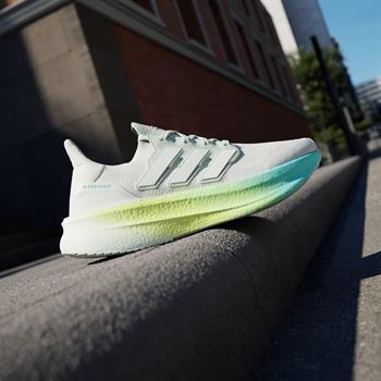 adidas Ultraboost 5 Erkek Koşu Ayakkabısı