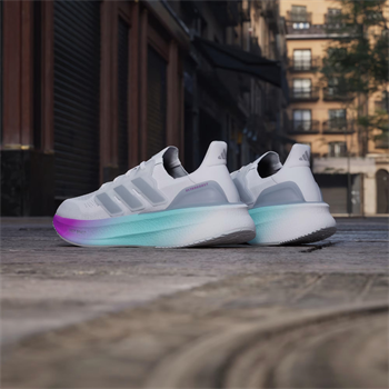adidas Ultraboost 5 Kadın Koşu Ayakkabısı