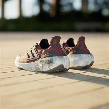 adidas Ultraboost Light Erkek Koşu Ayakkabısı