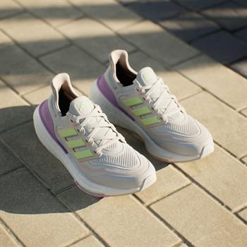 adidas Ultraboost Light Kadın Koşu Ayakkabısı