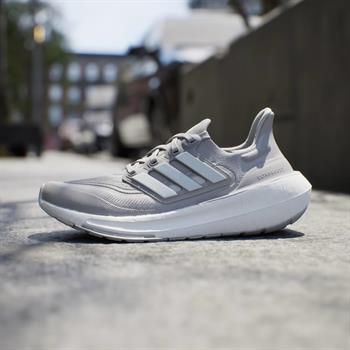 adidas Ultraboost Light Kadın Koşu Ayakkabısı