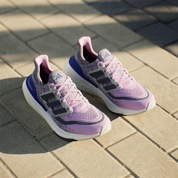 adidas Ultraboost Light Kadın Koşu Ayakkabısı