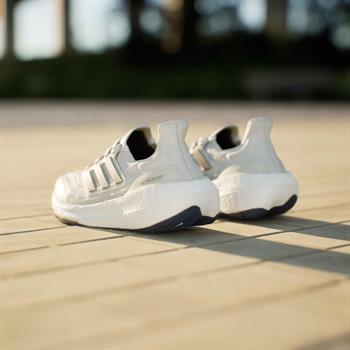 adidas Ultraboost Light Kadın Koşu Ayakkabısı