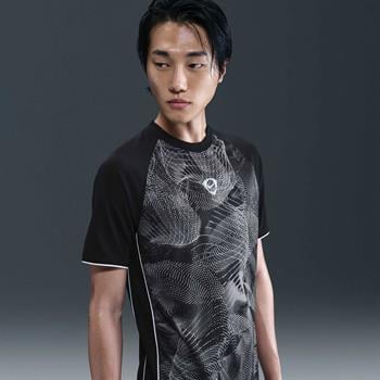 Nike Academy+ Dri-FIT Erkek Tişört