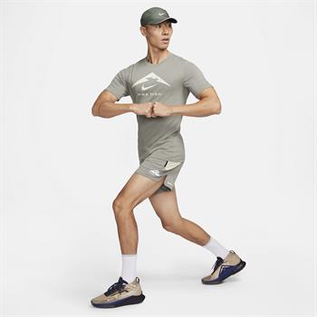 Nike Dri-FIT Trail Logo Erkek Tişört