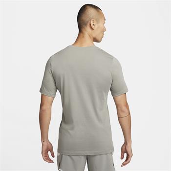 Nike Dri-FIT Trail Logo Erkek Tişört
