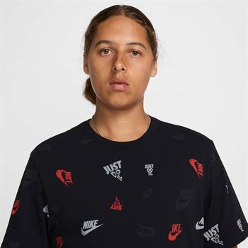 Nike NSW 12MO AOP SP25 Erkek Tişört