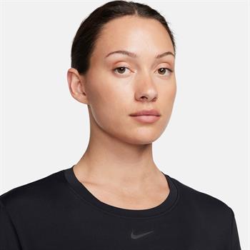 Nike One Classic Dri-FIT Kadın Tişört