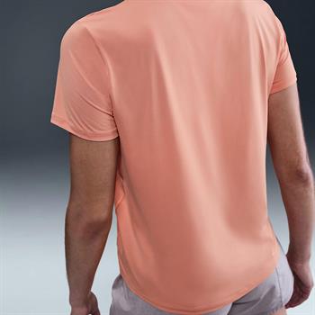 Nike One Classic Dri-FIT Kadın Tişört