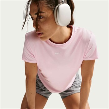 Nike One Classic Dri-FIT Kadın Tişört
