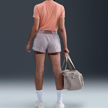 Nike One Classic Dri-FIT Kadın Tişört