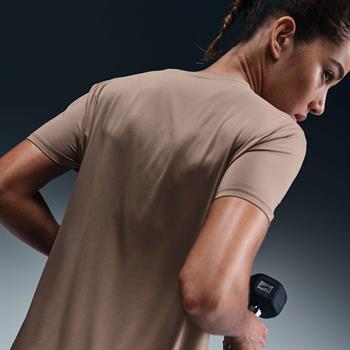 Nike One Classic  Dri-FIT Kadın Tişört