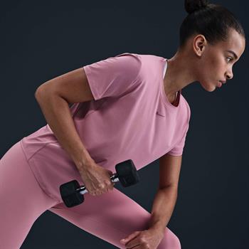 Nike One Classic Kadın Tişört