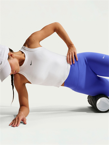 Nike One Fitted Dri-FIT Cropped Kadın Atlet