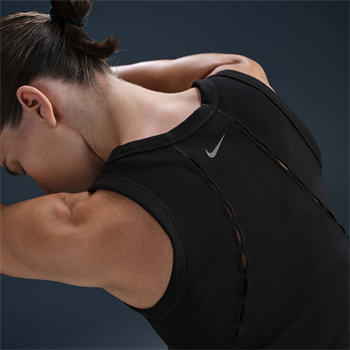 Nike One Fitted Dri-FIT Tank Capsule Kadın Atlet