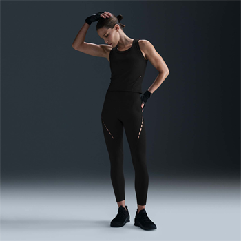 Nike One Fitted Dri-FIT Tank Capsule Kadın Atlet