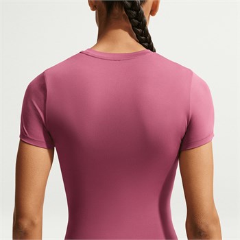 Nike One Fitted SS Top Kadın Tişört